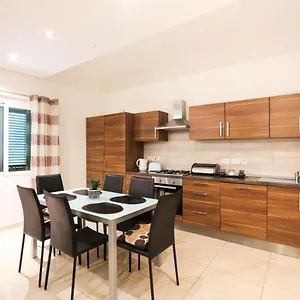 valletta-collection-city-gate-apartment.hotelssaintjulians.com/